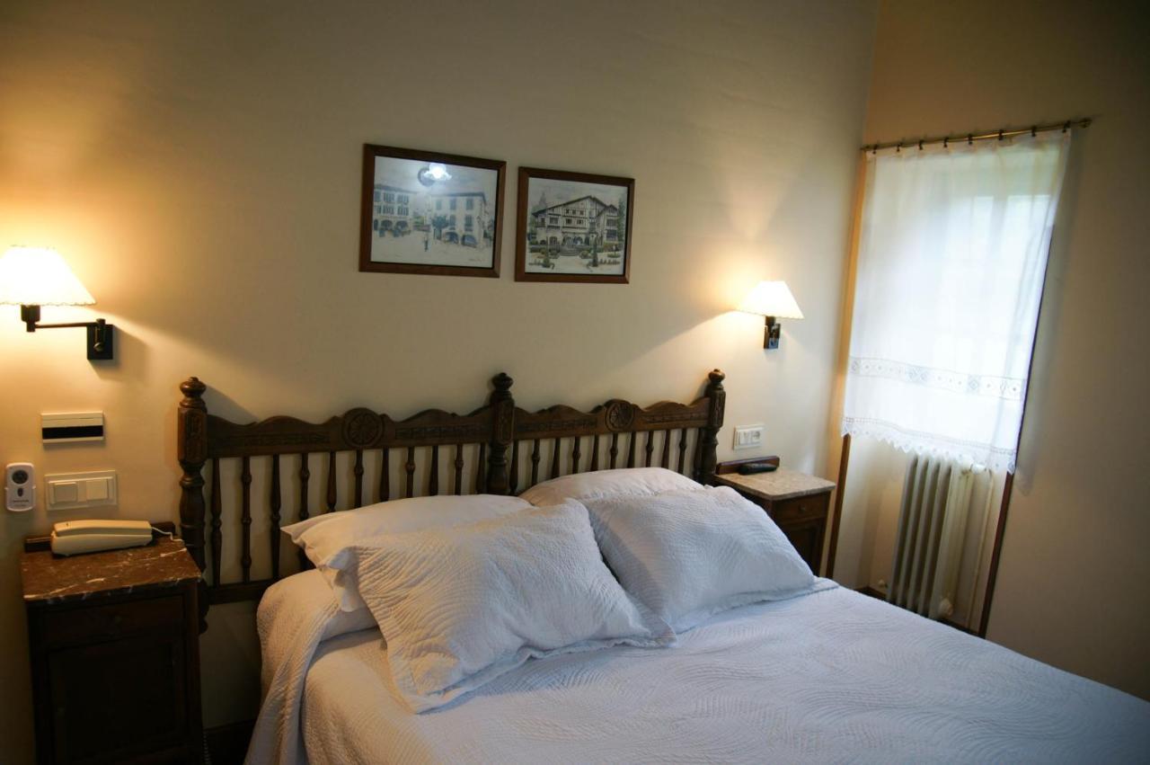 Hotel Rural Irigoienea Urdax Exterior photo