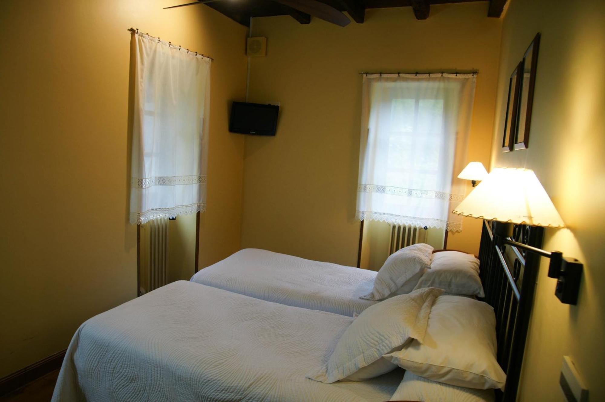 Hotel Rural Irigoienea Urdax Room photo